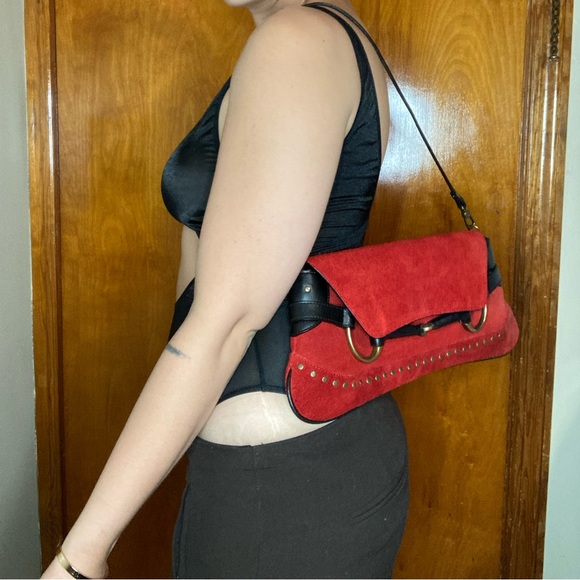 Gucci Red Handbag w/ Gold Hardware, Vintage - Picture 10 of 11